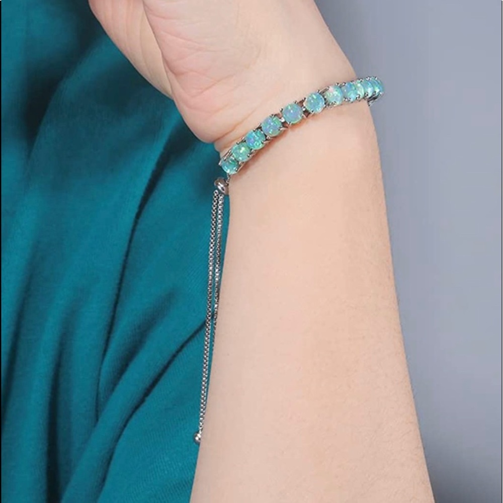 18k Gold Plated Green Opal Bolo Bracelet - Picture 3 of 3